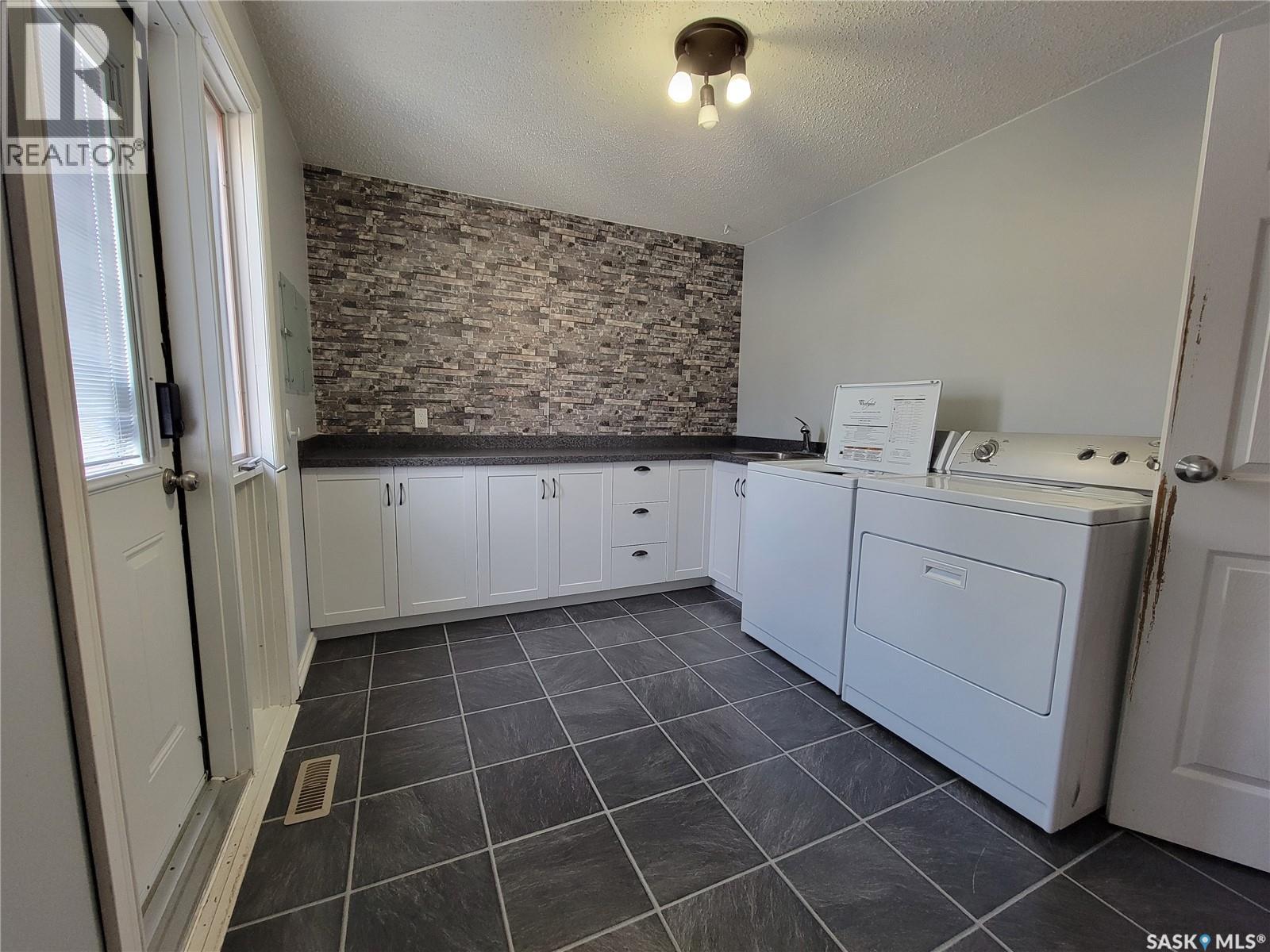 504 2nd Street W, Wilkie, Saskatchewan  S0K 4W0 - Photo 19 - SK026754