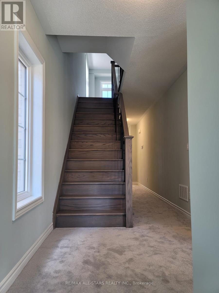 1 Royal Collection Way, Whitby, Ontario  L1P 0P1 - Photo 3 - E12694846