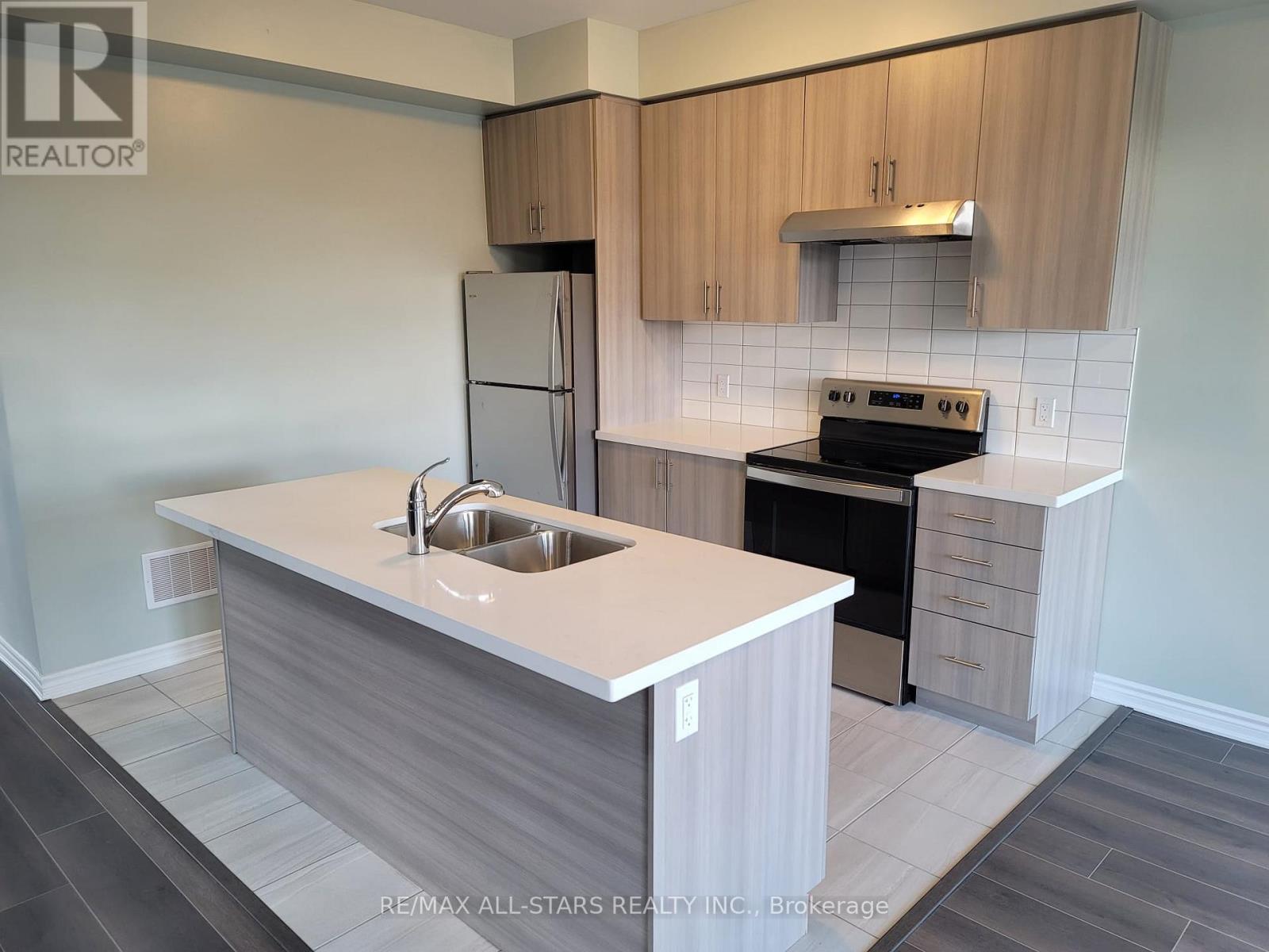 1 Royal Collection Way, Whitby, Ontario  L1P 0P1 - Photo 5 - E12694846