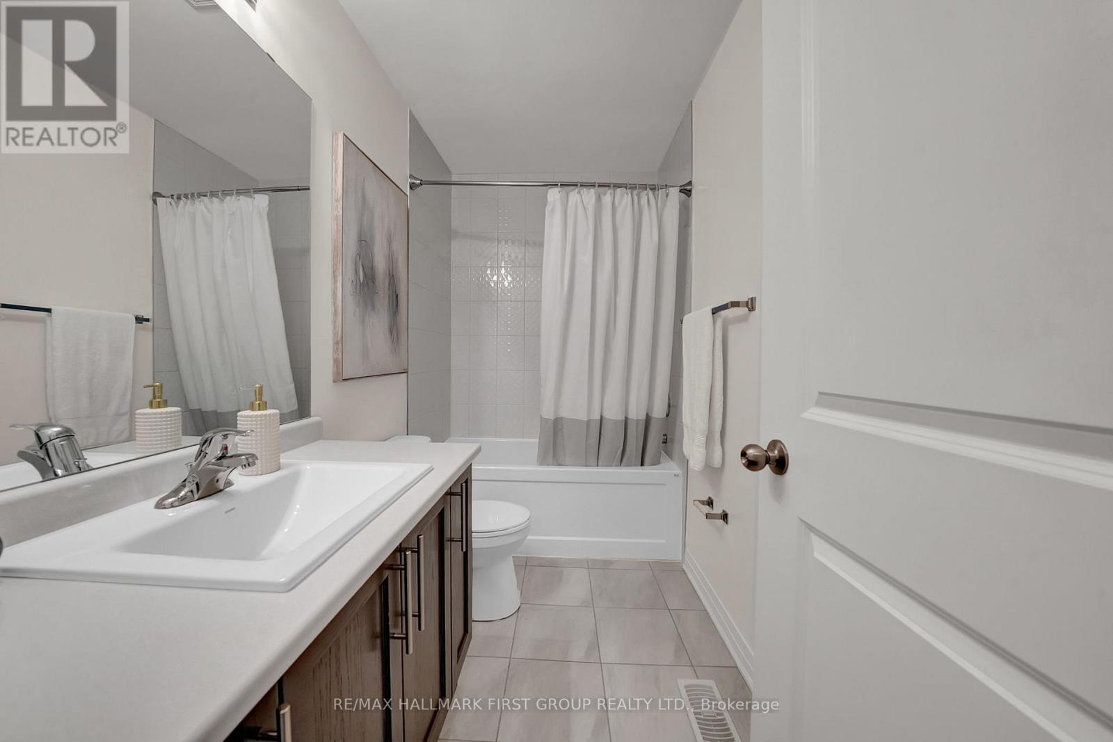 40 Caspian Square, Clarington, Ontario  L1C 7G3 - Photo 15 - E12694922