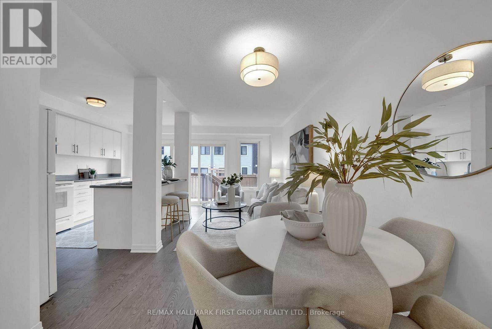 40 Caspian Square, Clarington, Ontario  L1C 7G3 - Photo 3 - E12694922