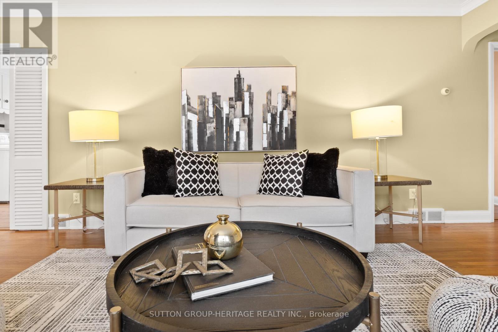 122 Euclid Street, Whitby, Ontario  L1N 5B1 - Photo 9 - E12694926