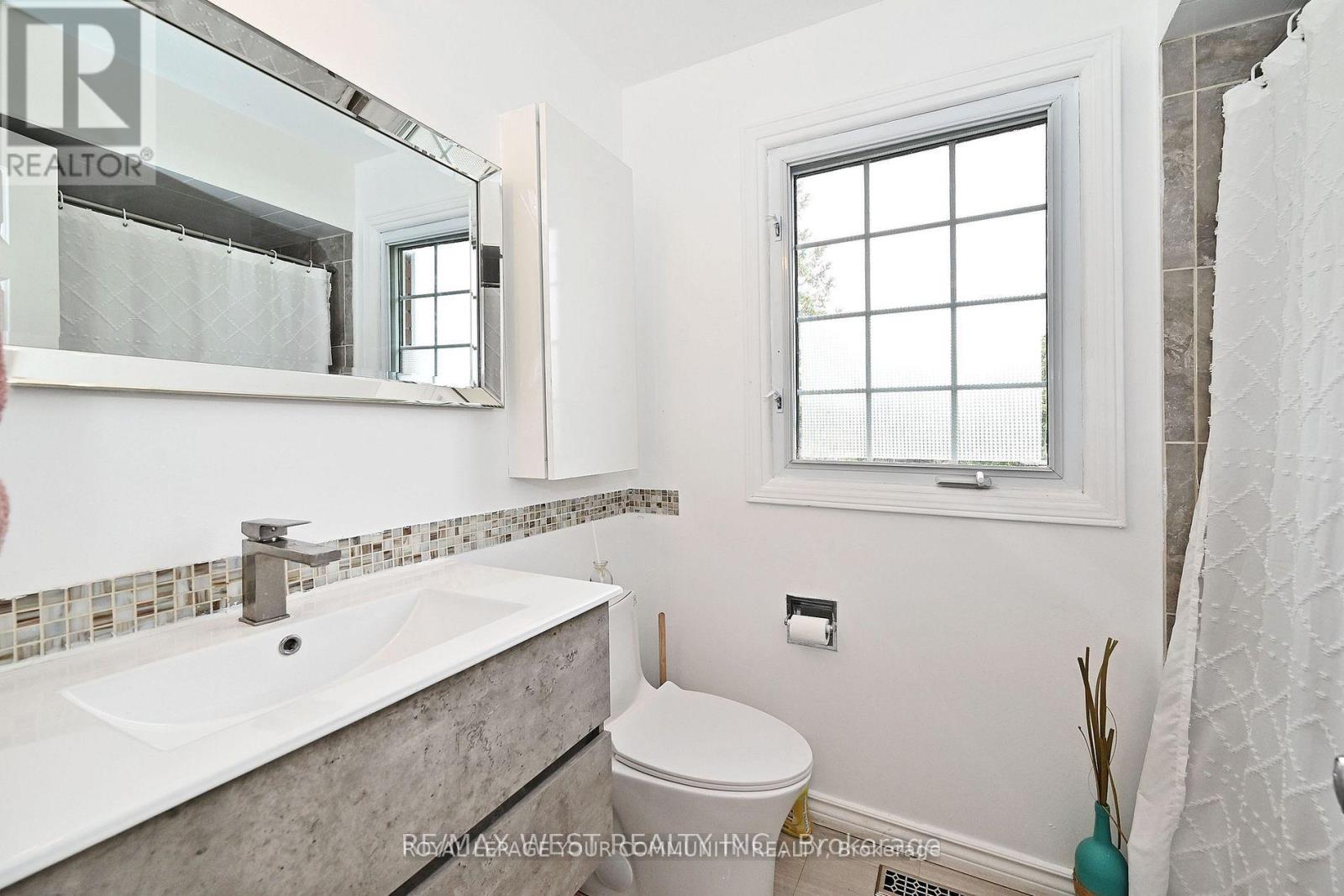 348 Brownridge Drive, Vaughan, Ontario  L4J 5W9 - Photo 21 - N12694768