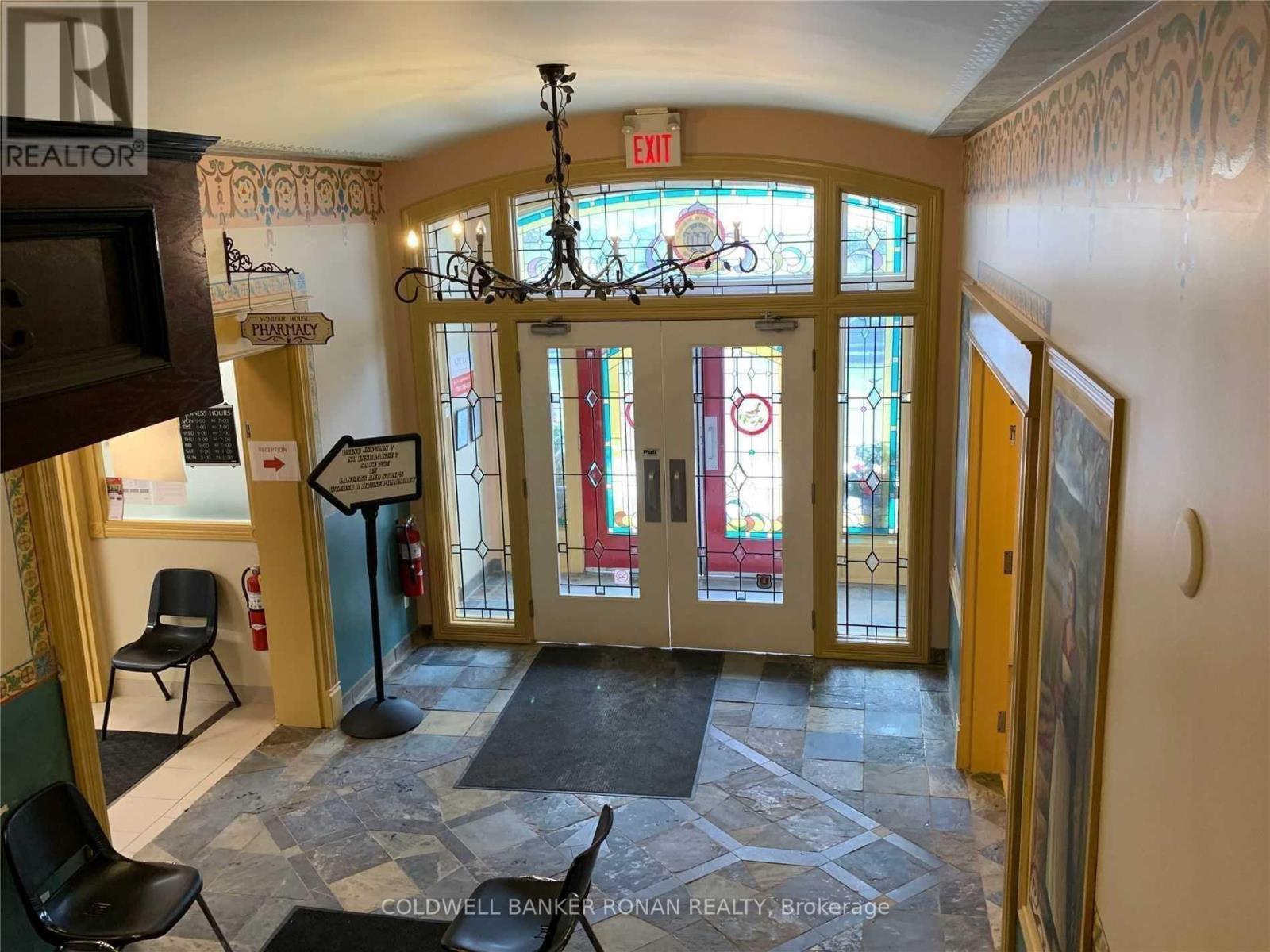 204 - 36 Victoria Street W, New Tecumseth, Ontario  L9R 1T3 - Photo 4 - N12694774