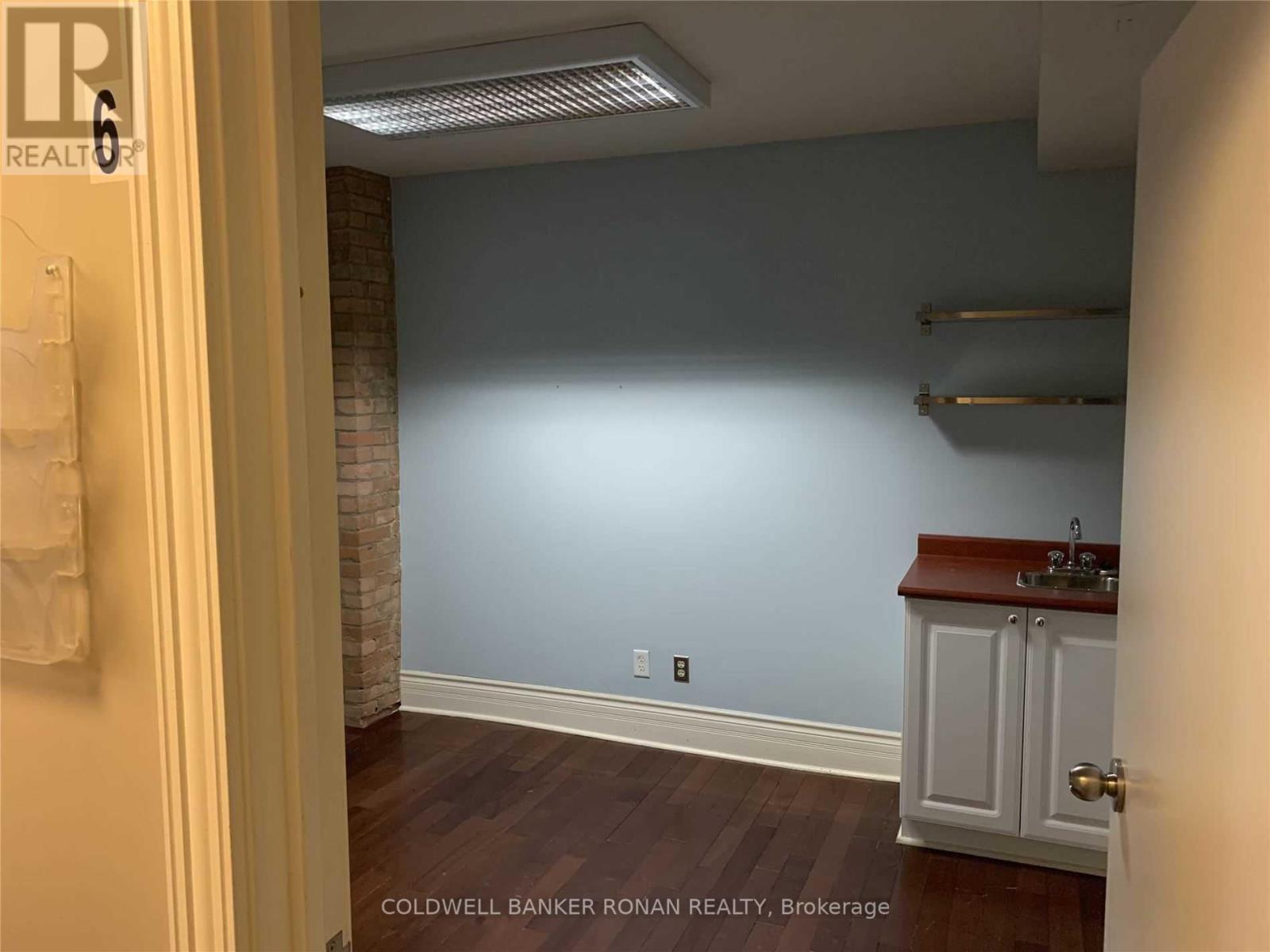 204 - 36 Victoria Street W, New Tecumseth, Ontario  L9R 1T3 - Photo 5 - N12694774