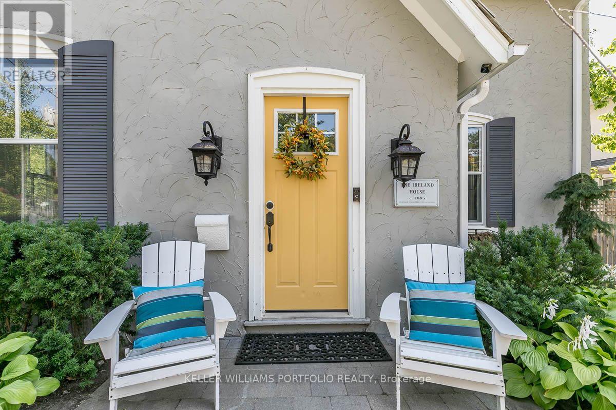 27 Catherine Avenue, Aurora, Ontario  L4G 1K4 - Photo 3 - N12694800