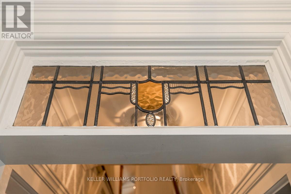 27 Catherine Avenue, Aurora, Ontario  L4G 1K4 - Photo 6 - N12694800