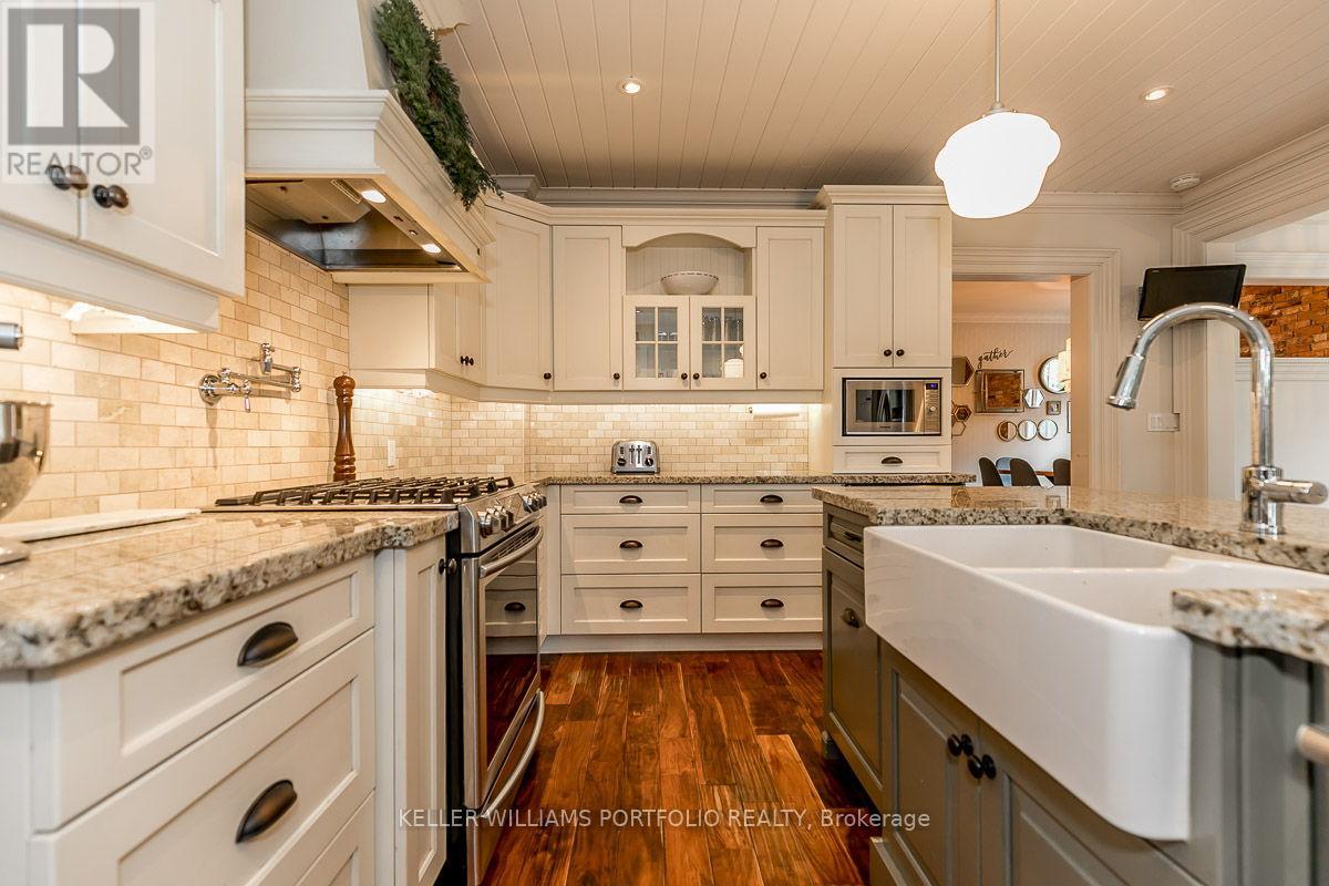 27 Catherine Avenue, Aurora, Ontario  L4G 1K4 - Photo 8 - N12694800