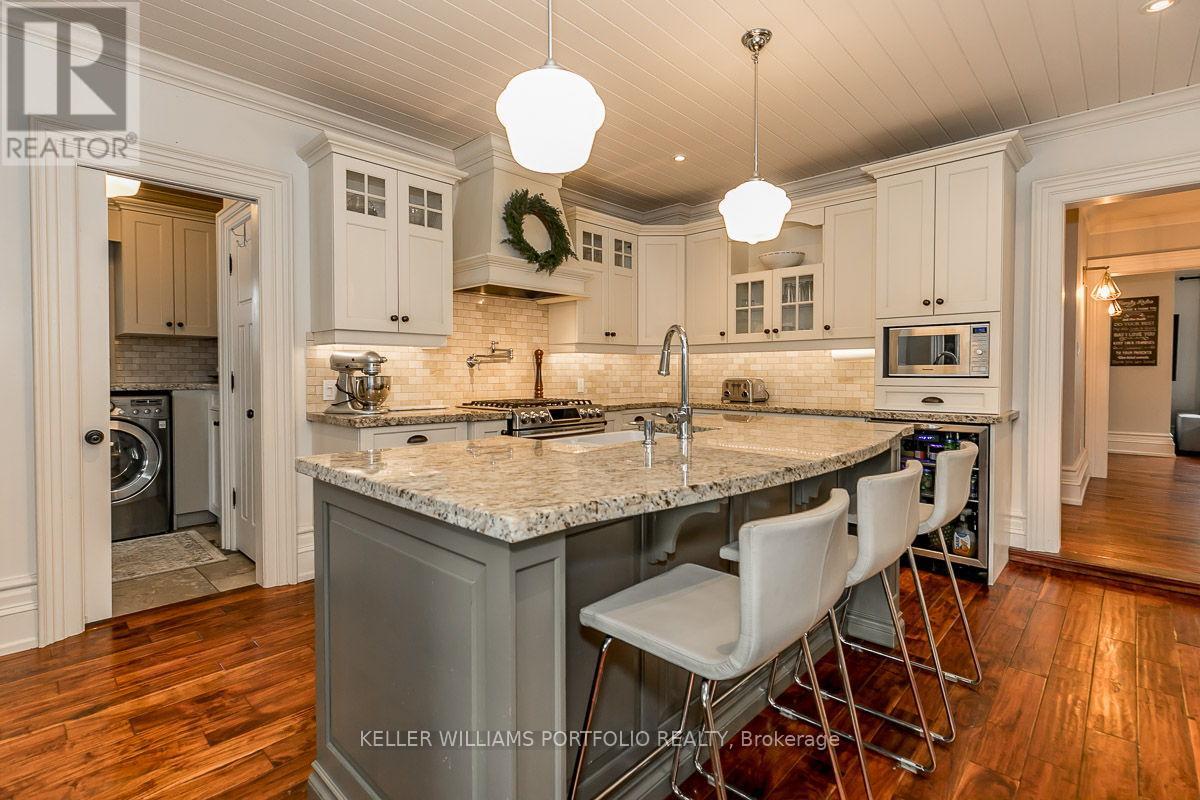 27 Catherine Avenue, Aurora, Ontario  L4G 1K4 - Photo 9 - N12694800