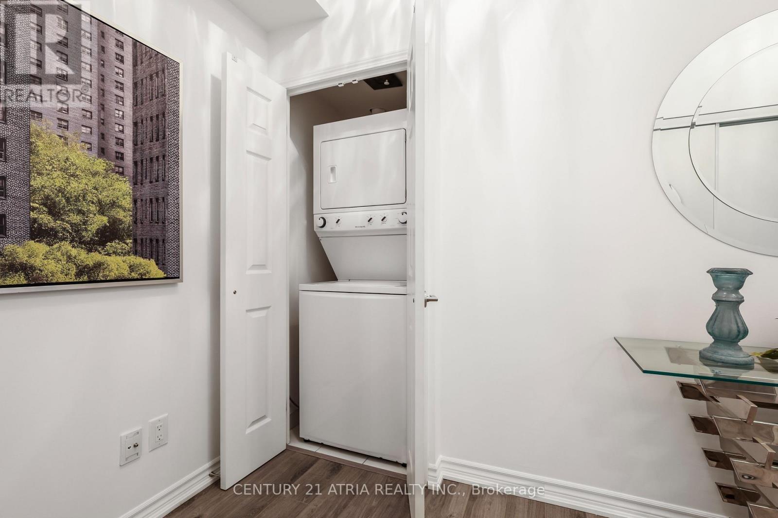 320 - 11611 Yonge Street, Richmond Hill, Ontario  L4E 1G2 - Photo 9 - N12694820