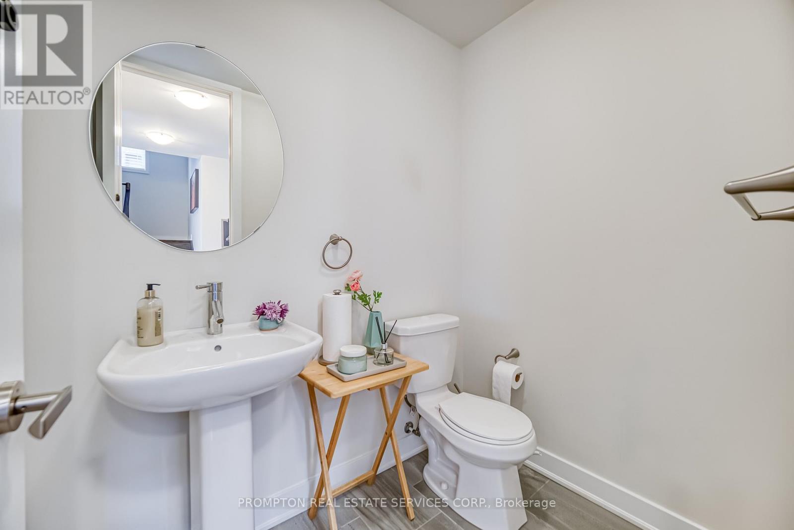 48 Helliwell Crescent, Richmond Hill, Ontario  L4E 1C4 - Photo 14 - N12694832