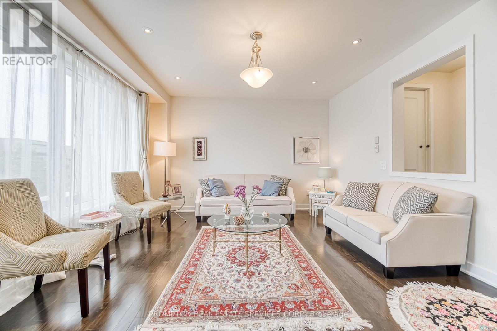 48 Helliwell Crescent, Richmond Hill, Ontario  L4E 1C4 - Photo 5 - N12694832