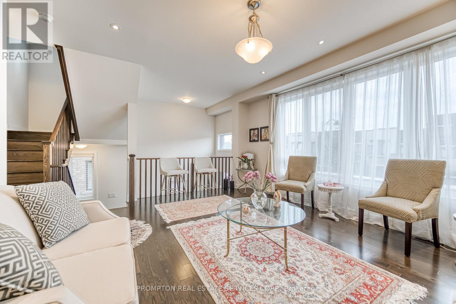 48 Helliwell Crescent, Richmond Hill, Ontario  L4E 1C4 - Photo 6 - N12694832