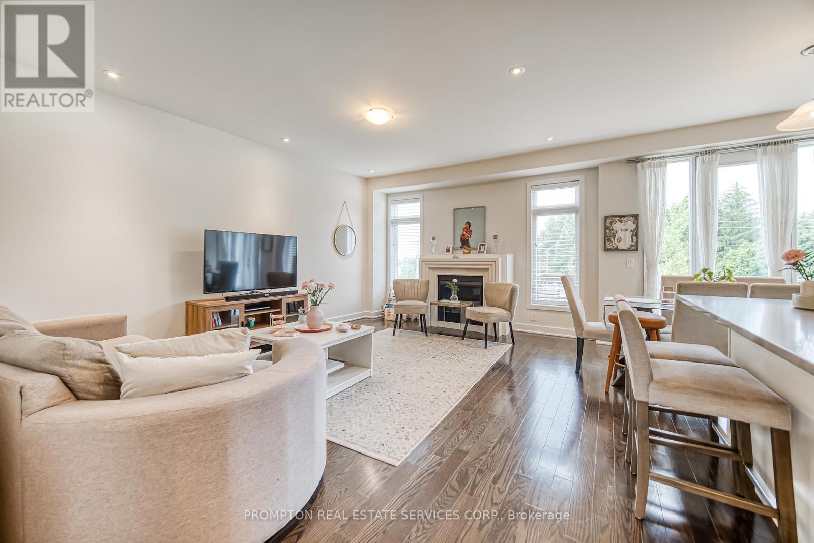 48 Helliwell Crescent, Richmond Hill, Ontario  L4E 1C4 - Photo 7 - N12694832