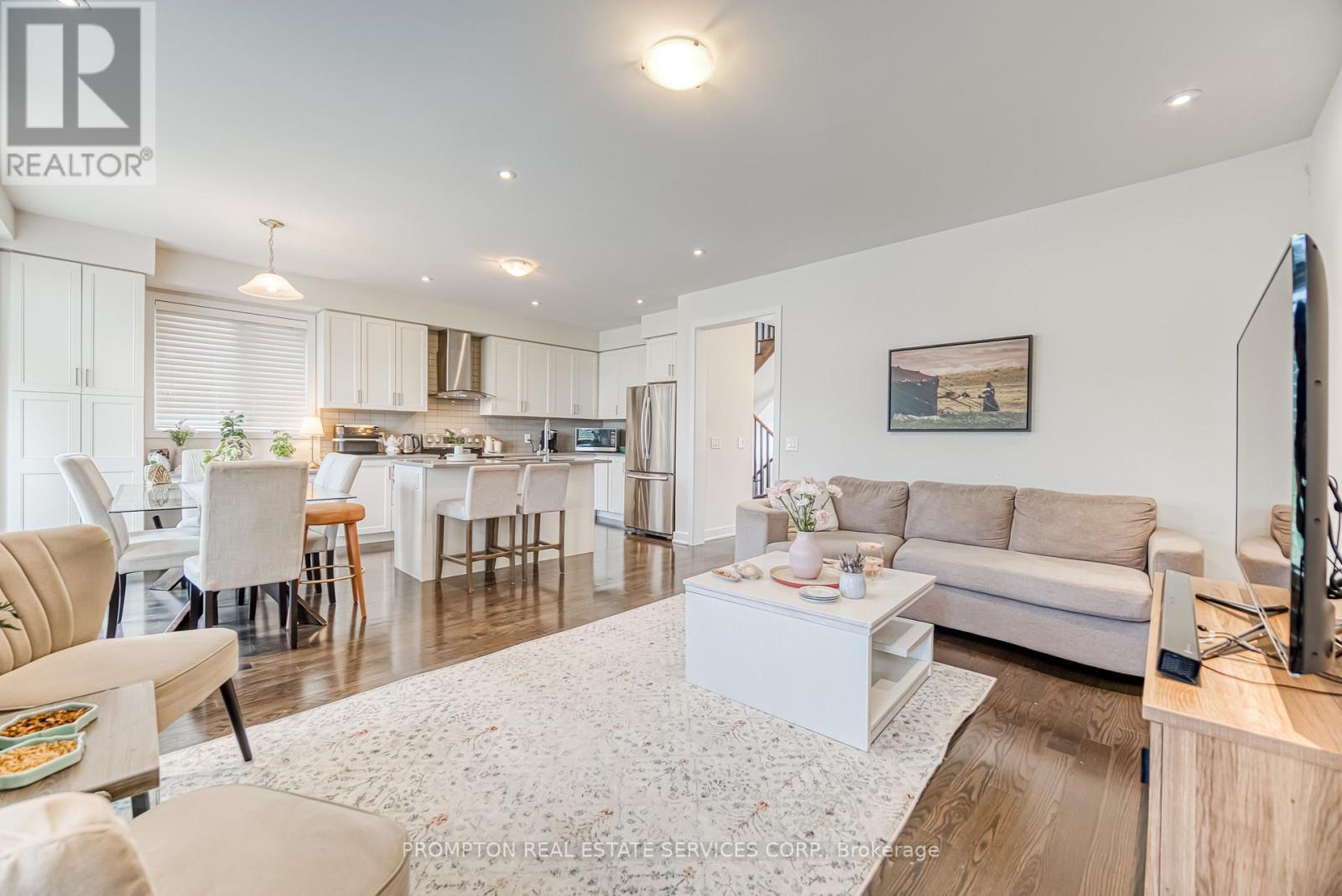 48 Helliwell Crescent, Richmond Hill, Ontario  L4E 1C4 - Photo 8 - N12694832