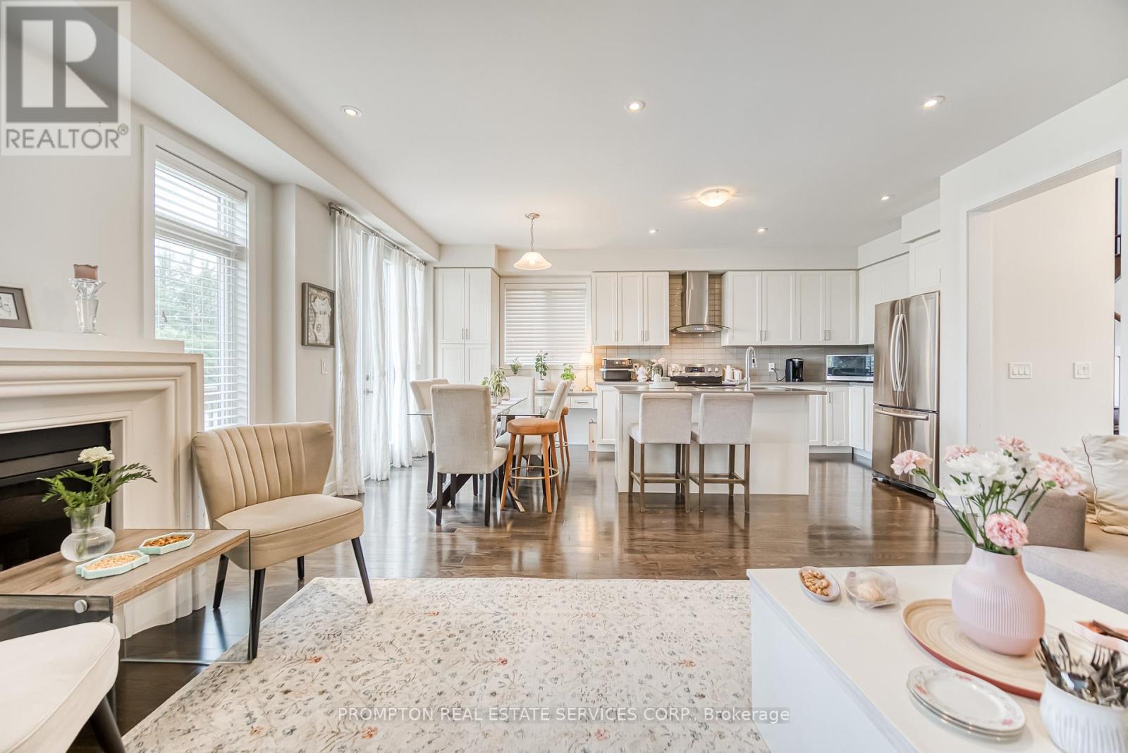 48 Helliwell Crescent, Richmond Hill, Ontario  L4E 1C4 - Photo 9 - N12694832