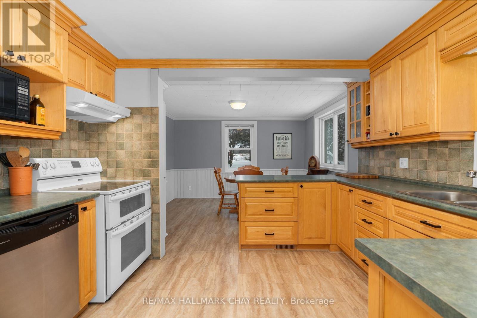 3324 Penetanguishene Road, Oro-Medonte (Craighurst), Ontario  L4M 4Y8 - Photo 7 - S12694816