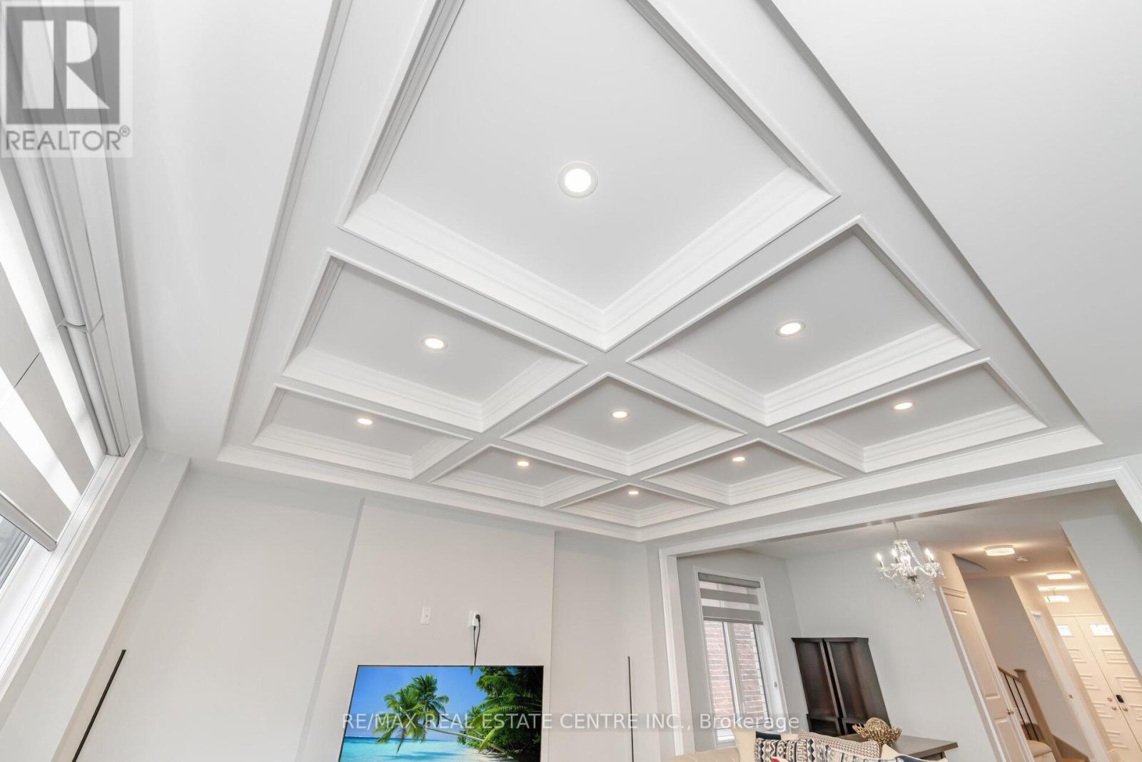 37 Periwinkle Road, Springwater, Ontario  L9X 2C8 - Photo 12 - S12694938