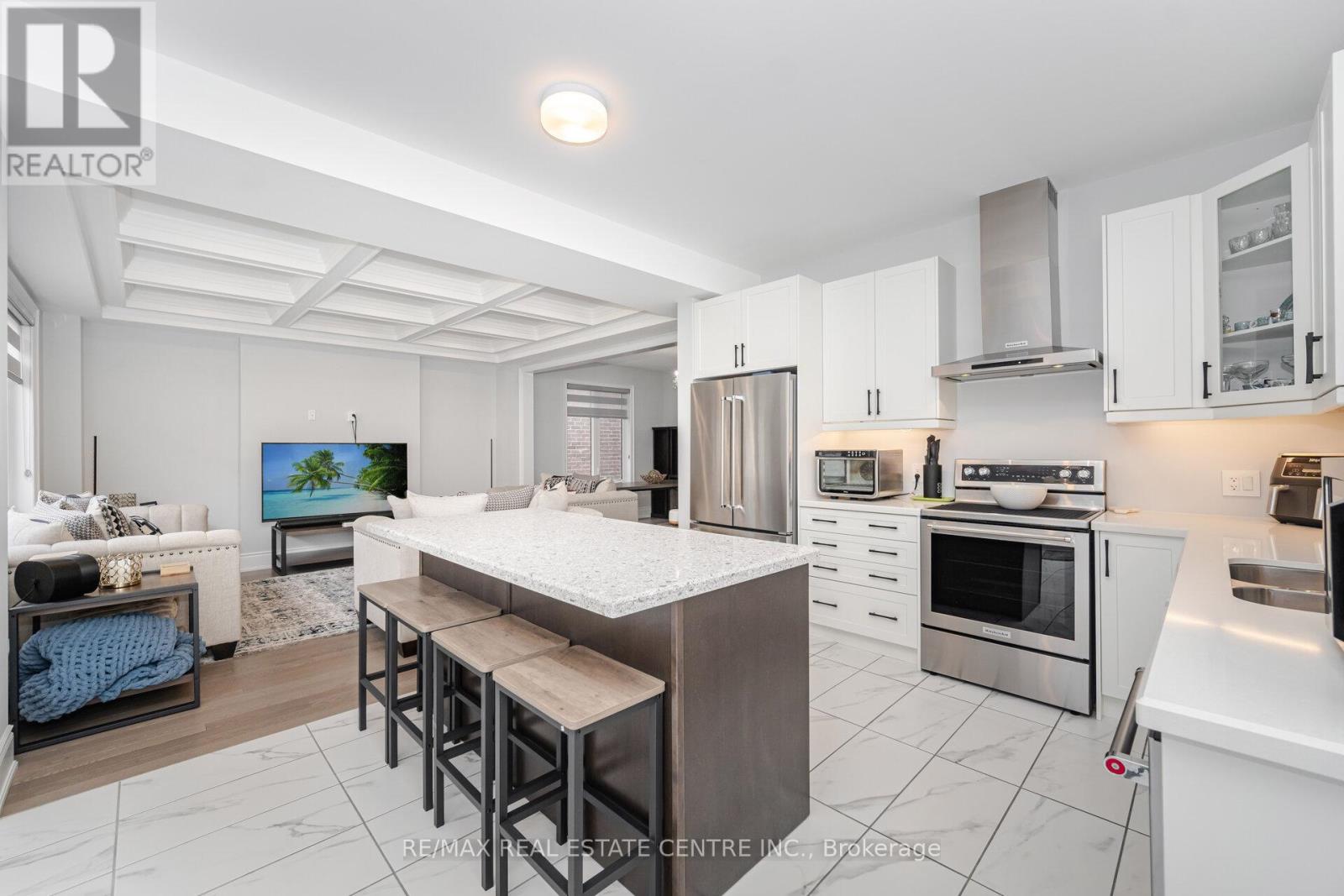 37 Periwinkle Road, Springwater, Ontario  L9X 2C8 - Photo 14 - S12694938