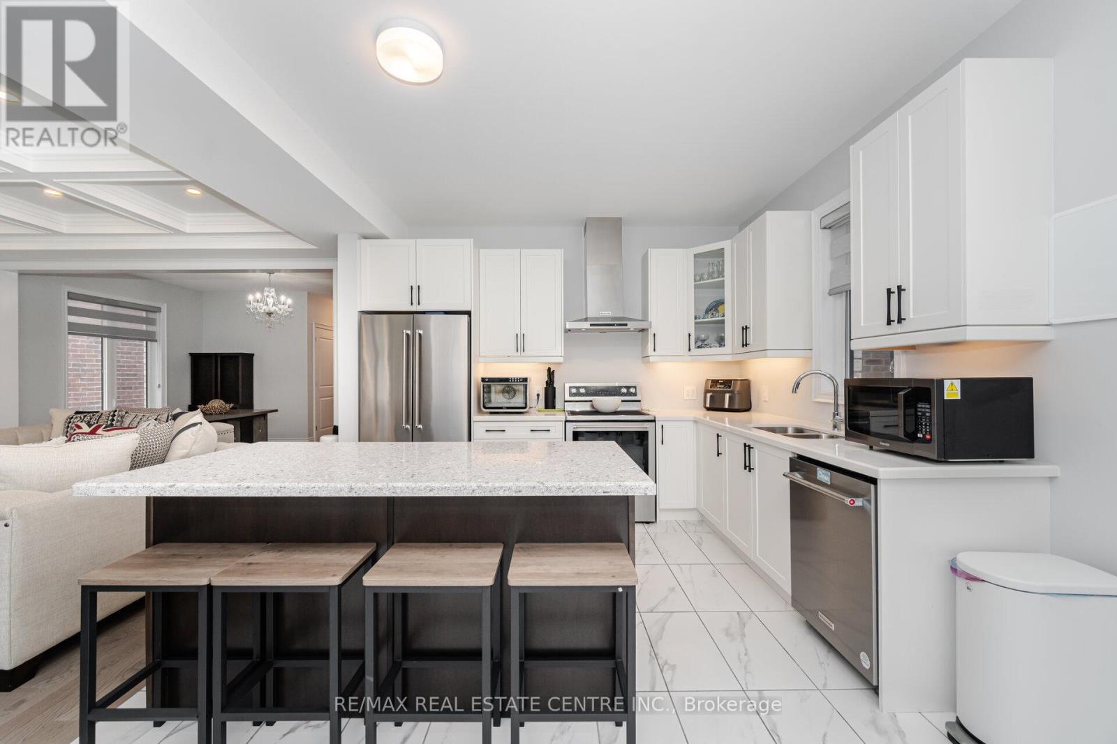 37 Periwinkle Road, Springwater, Ontario  L9X 2C8 - Photo 15 - S12694938