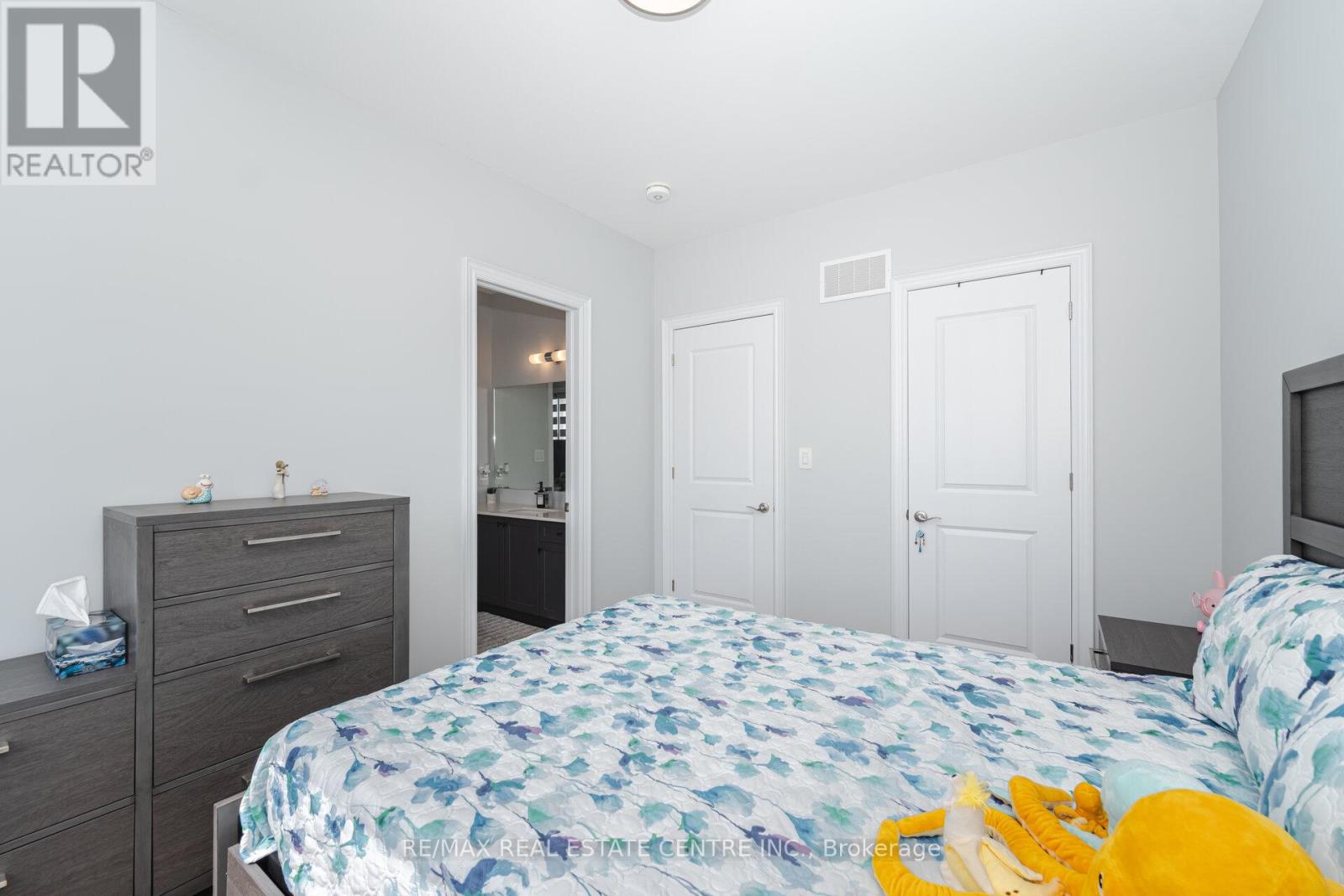 37 Periwinkle Road, Springwater, Ontario  L9X 2C8 - Photo 33 - S12694938