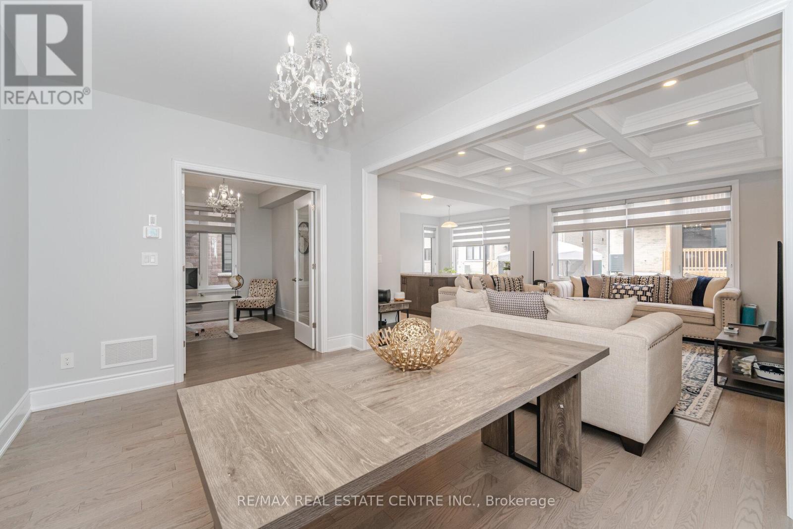 37 Periwinkle Road, Springwater, Ontario  L9X 2C8 - Photo 7 - S12694938