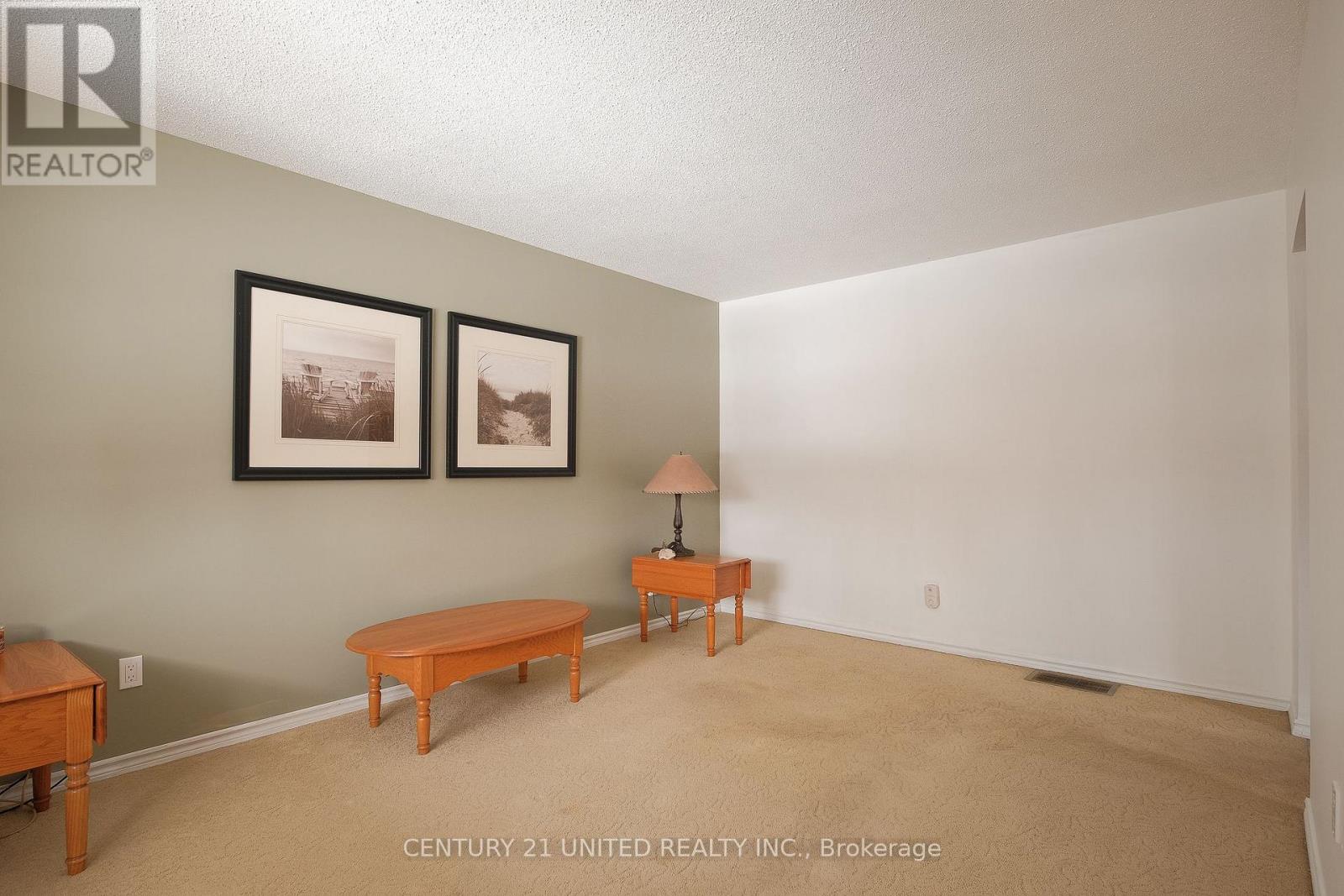 21 Rideau Crescent, Peterborough, Ontario  K9J 1G7 - Photo 4 - X12695070