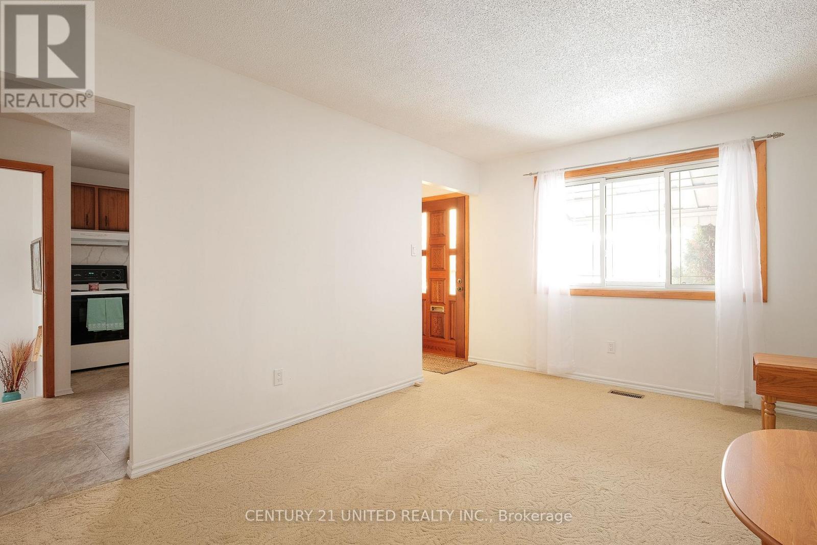 21 Rideau Crescent, Peterborough, Ontario  K9J 1G7 - Photo 5 - X12695070