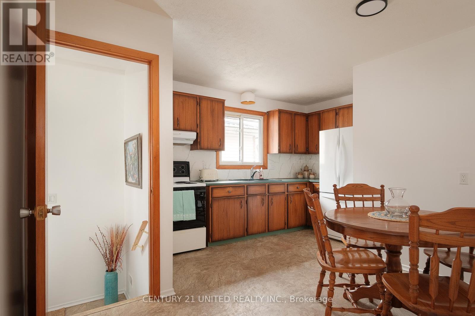 21 Rideau Crescent, Peterborough, Ontario  K9J 1G7 - Photo 6 - X12695070