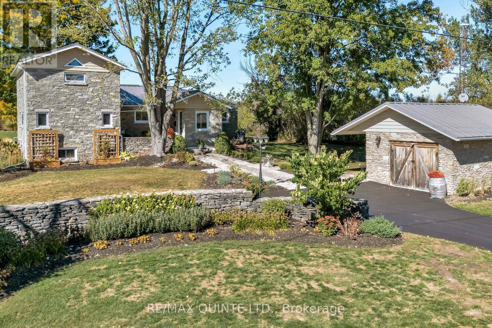 1245 Miller Road, Prince Edward County, Ontario  K0K 2T0 - Photo 3 - X12695168