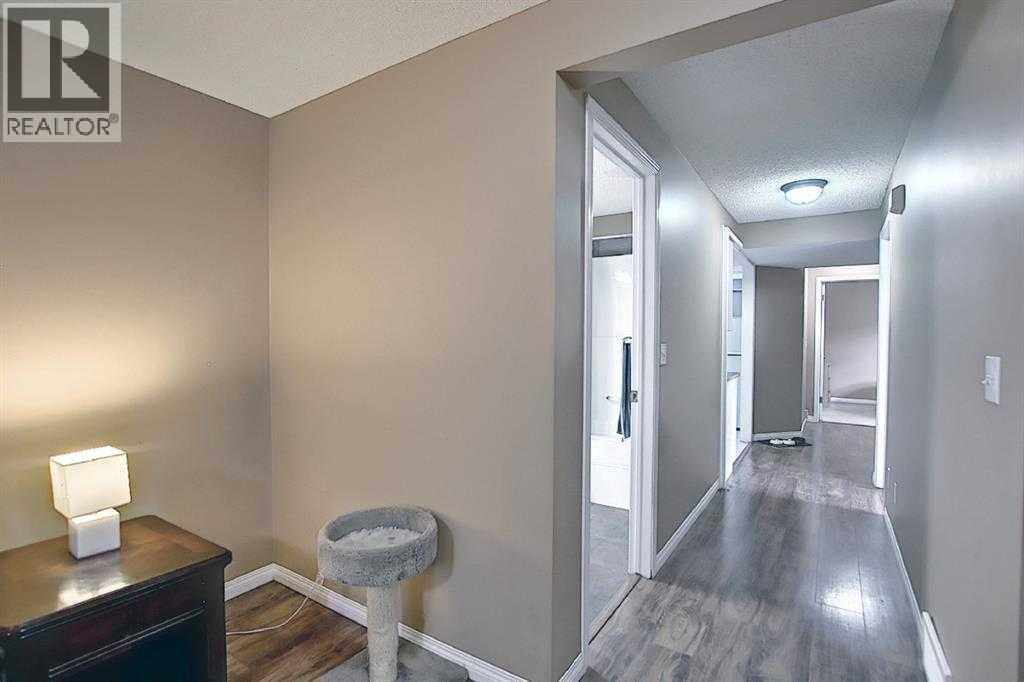 1 Prestwick Mount Se, Calgary, Alberta  T2Z 4P5 - Photo 18 - A2276894