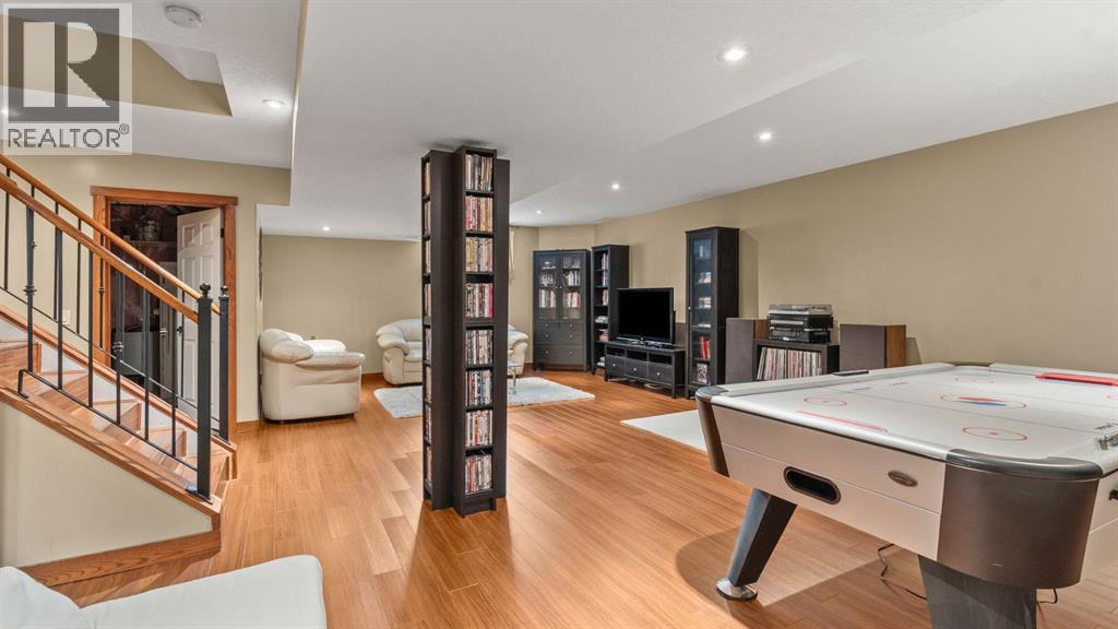 227 Rocky Ridge Close Nw, Calgary, Alberta  T3G 4X2 - Photo 36 - A2278094