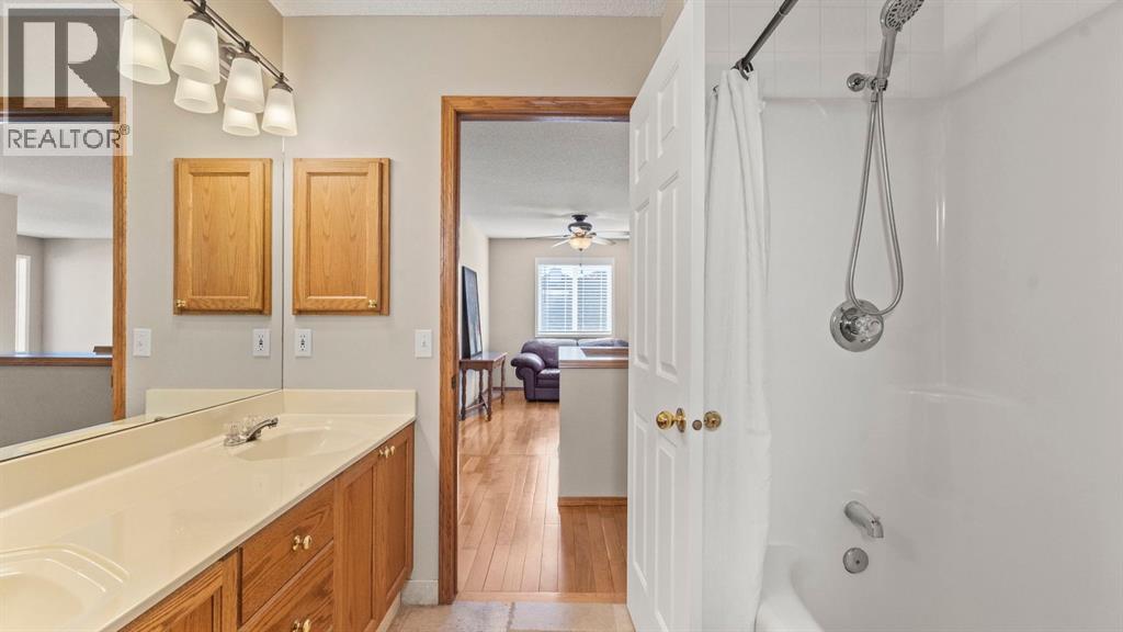 227 Rocky Ridge Close Nw, Calgary, Alberta  T3G 4X2 - Photo 33 - A2278094