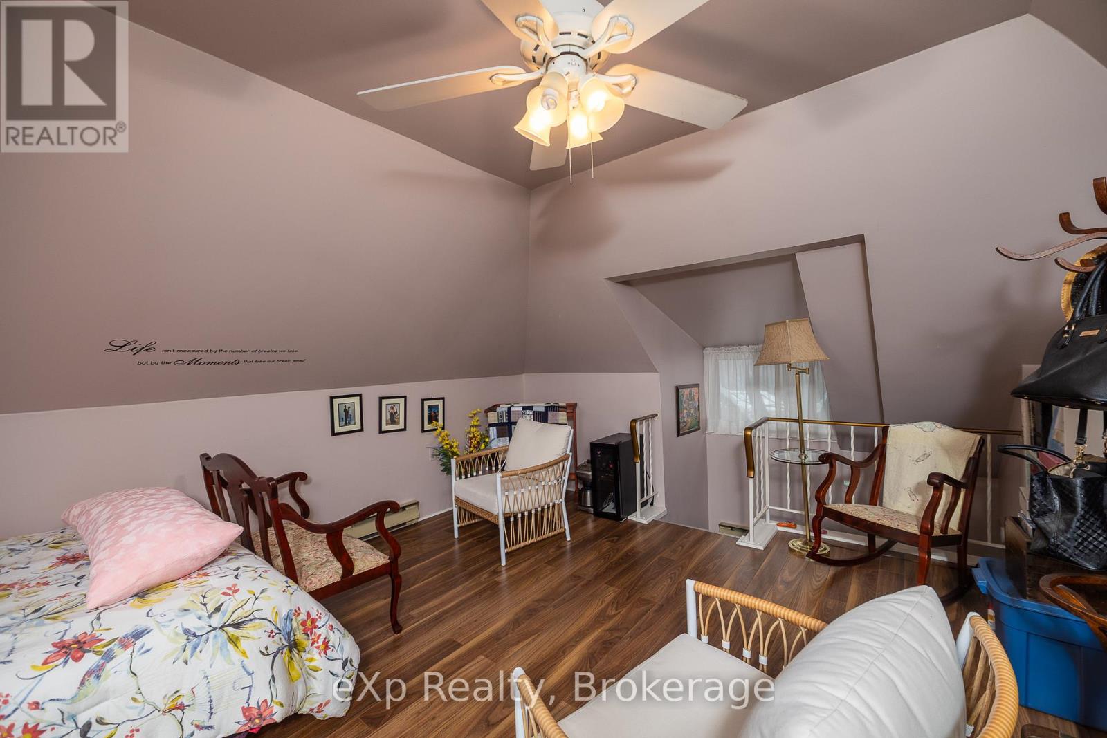 Upper Apartment - 554 2nd Avenue E, Owen Sound, Ontario  N4K 2G6 - Photo 20 - X12695004