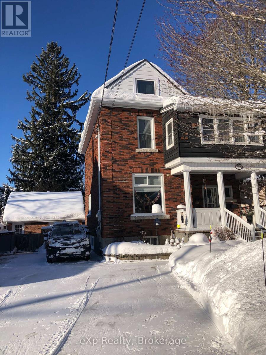 Upper Apartment - 554 2nd Avenue E, Owen Sound, Ontario  N4K 2G6 - Photo 23 - X12695004