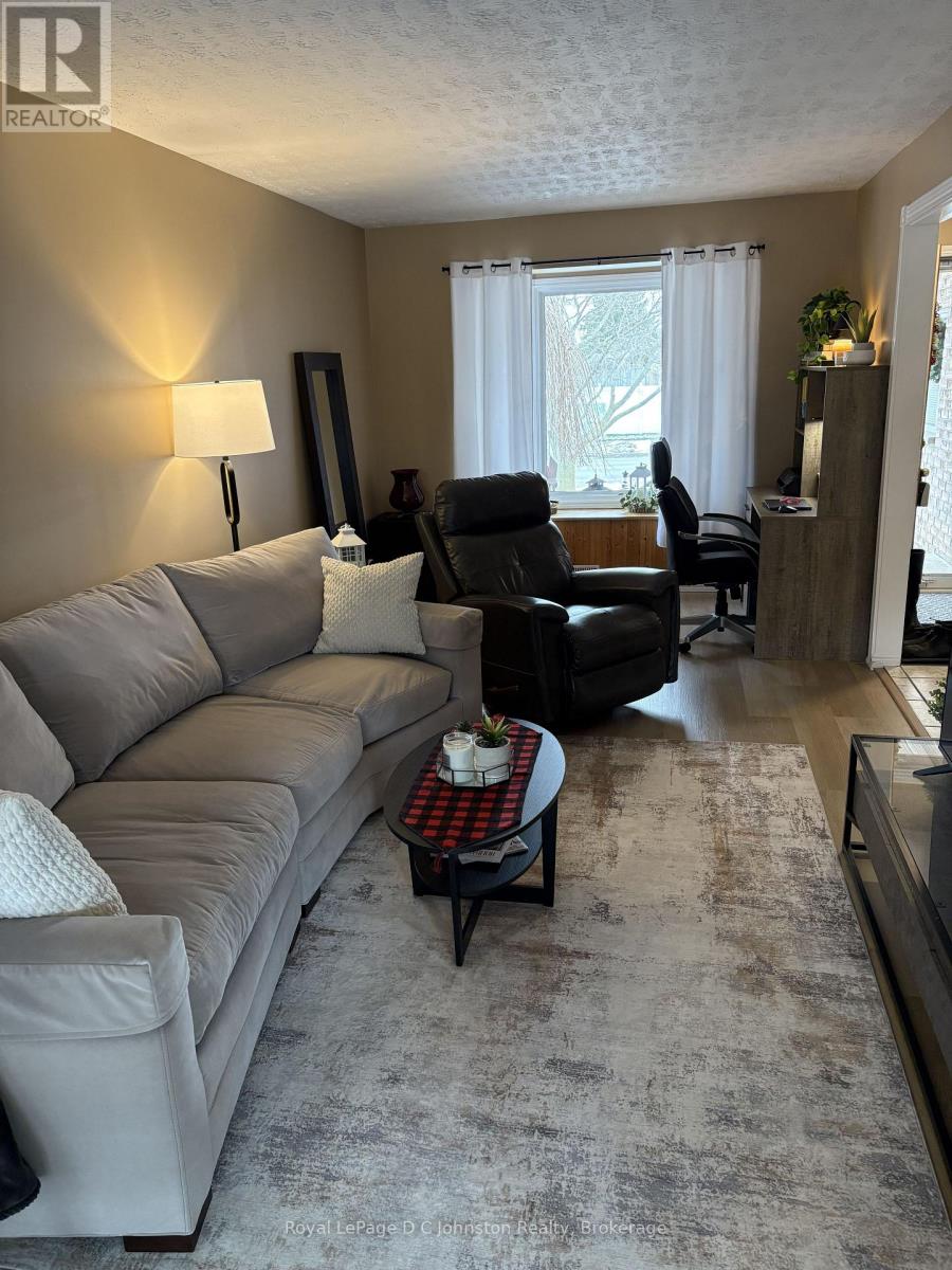 254 Scott Road, Cambridge, Ontario  N3C 3W8 - Photo 8 - X12695206