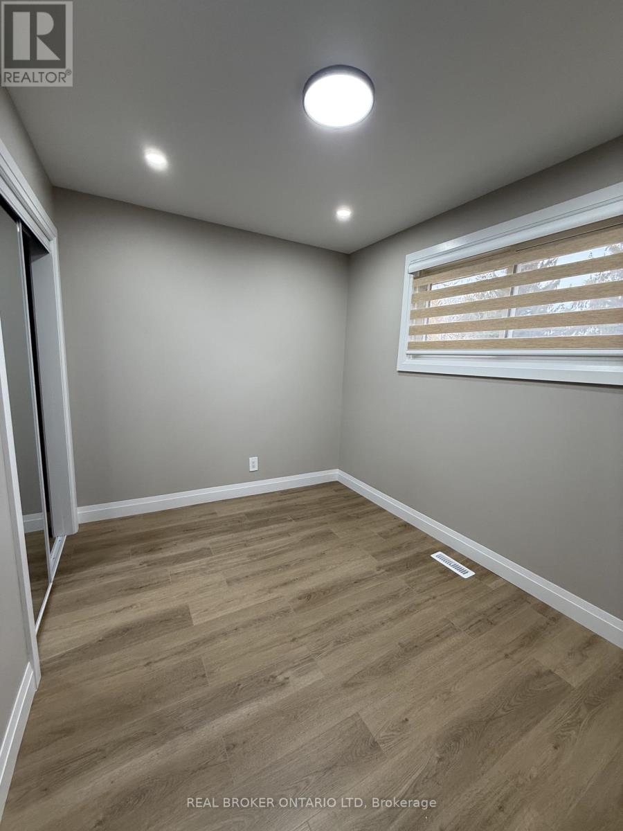 (Upper) - 294 Burlington Crescent, London South, Ontario  N5Z 3G5 - Photo 15 - X12695014