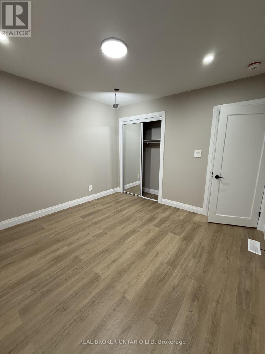 (Upper) - 294 Burlington Crescent, London South, Ontario  N5Z 3G5 - Photo 17 - X12695014