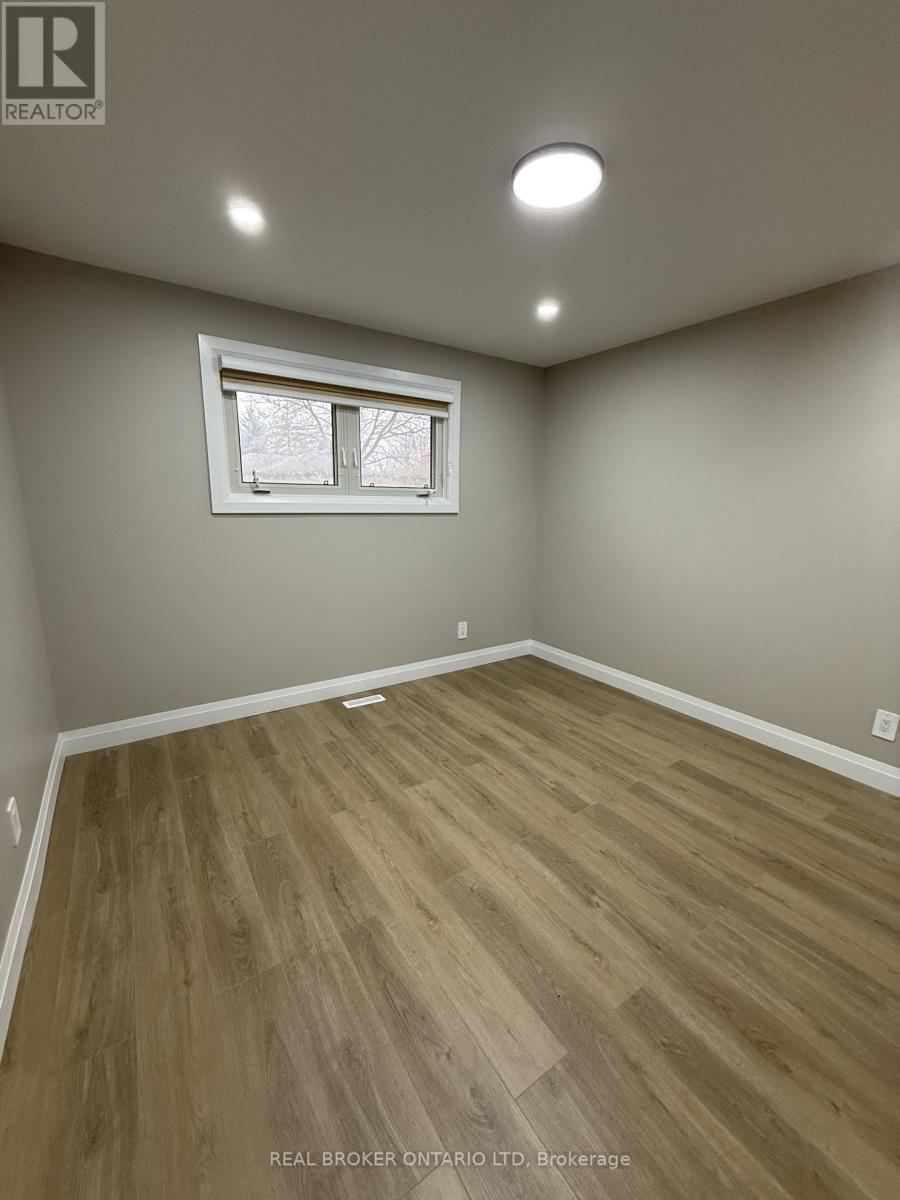 (Upper) - 294 Burlington Crescent, London South, Ontario  N5Z 3G5 - Photo 18 - X12695014