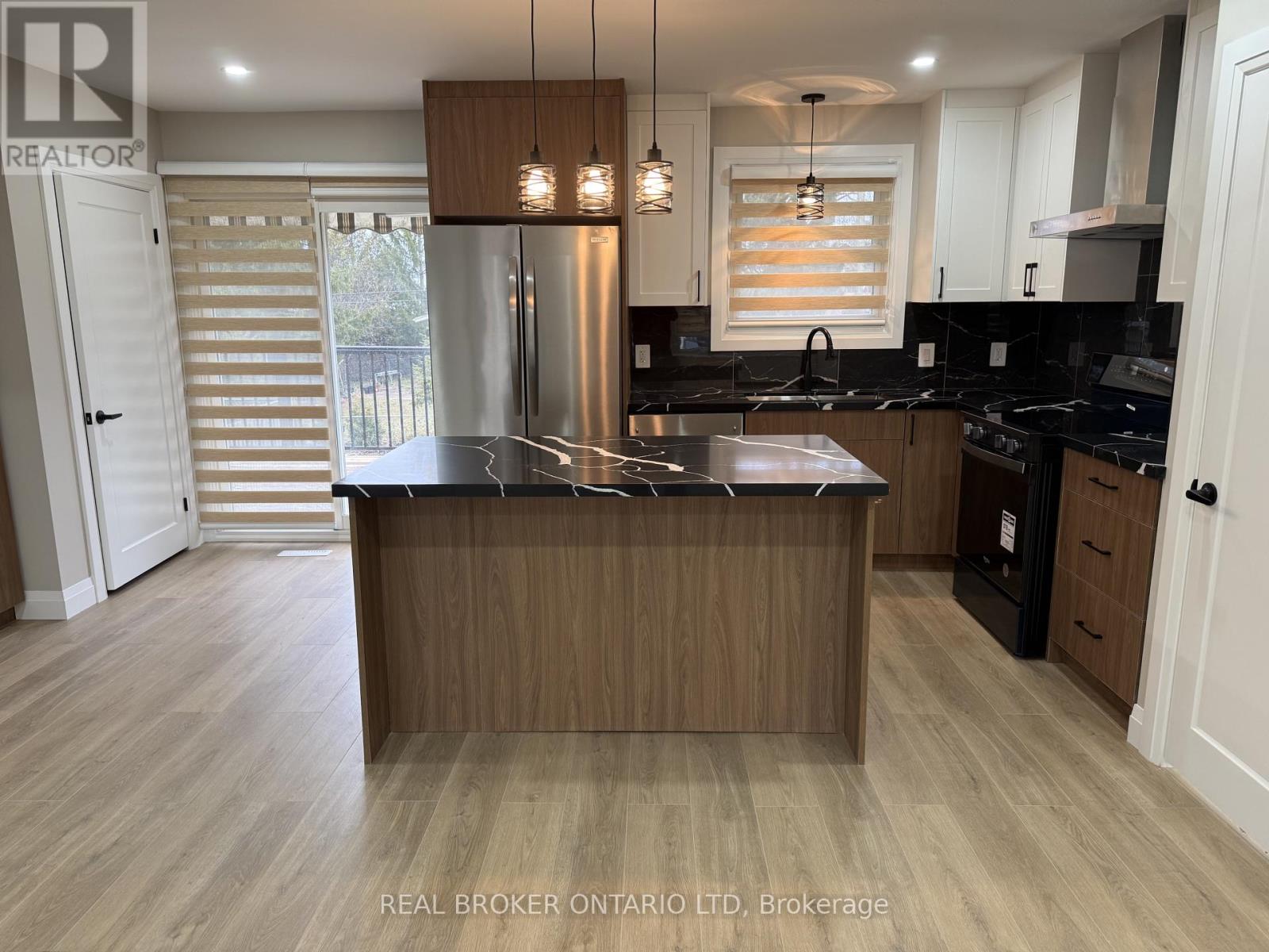 (Upper) - 294 Burlington Crescent, London South, Ontario  N5Z 3G5 - Photo 5 - X12695014