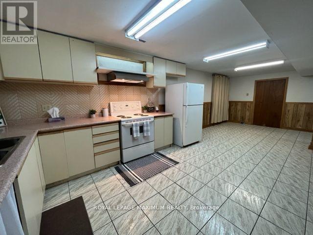 Lower - 48 Plowshare Crescent, Toronto, Ontario  M9V 4Y2 - Photo 14 - W12694796