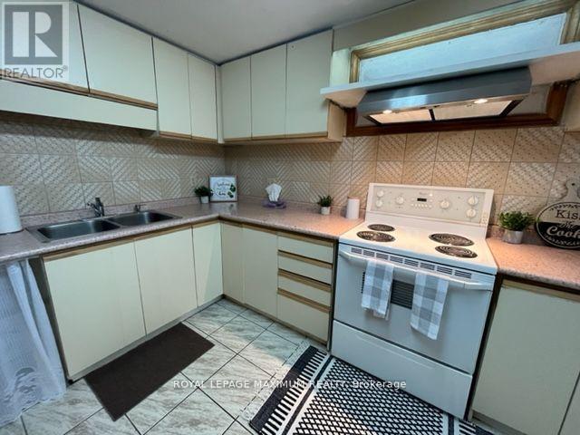 Lower - 48 Plowshare Crescent, Toronto, Ontario  M9V 4Y2 - Photo 18 - W12694796