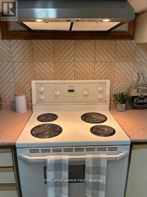 Lower - 48 Plowshare Crescent, Toronto, Ontario  M9V 4Y2 - Photo 19 - W12694796