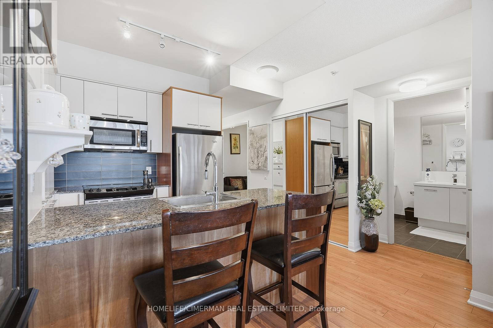 2006 - 1 Valhalla Inn Road, Toronto, Ontario  M9B 1S9 - Photo 10 - W12694834