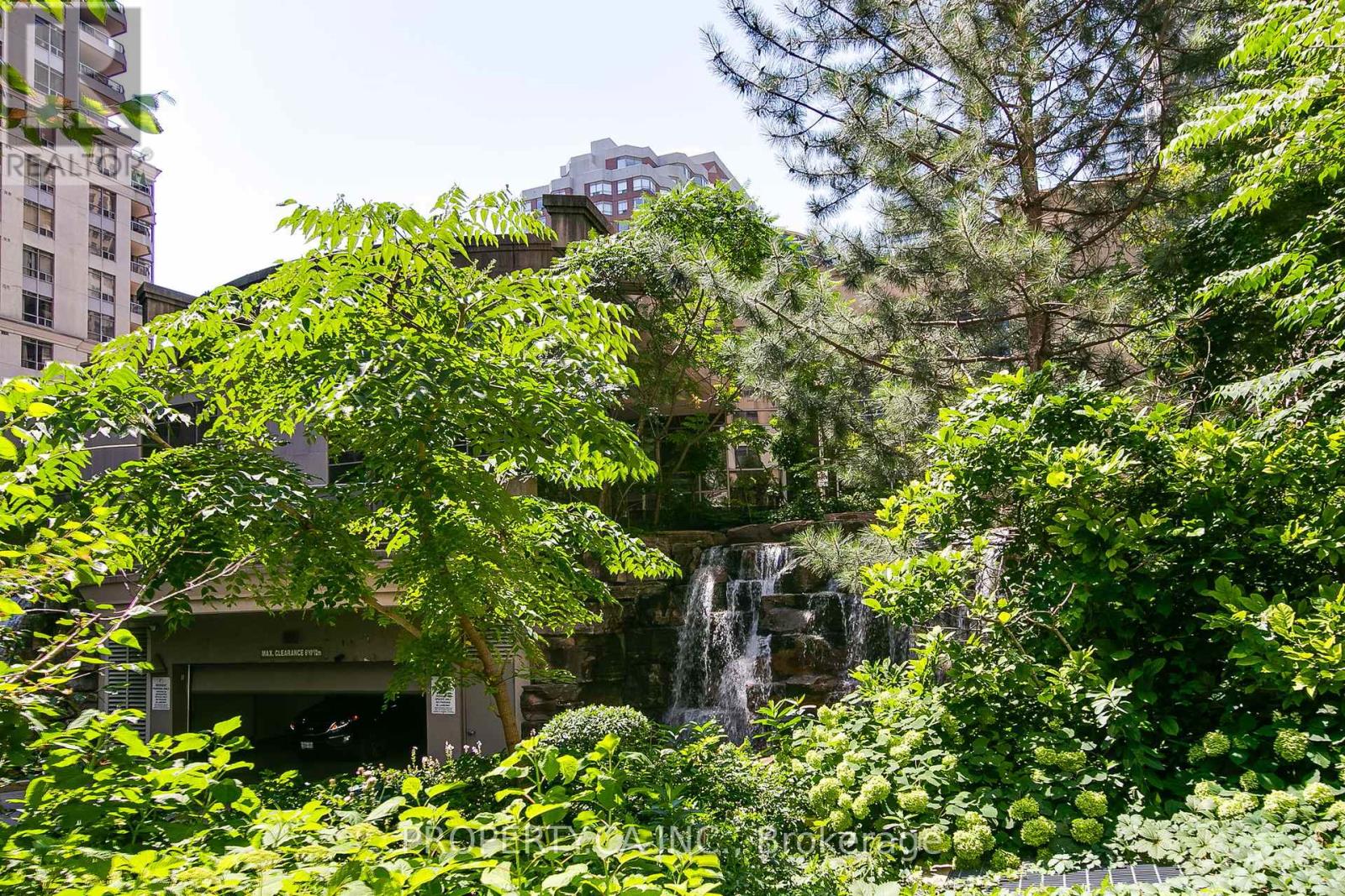 2804 - 3880 Duke Of York Boulevard, Mississauga, Ontario  L5B 4M7 - Photo 3 - W12694844