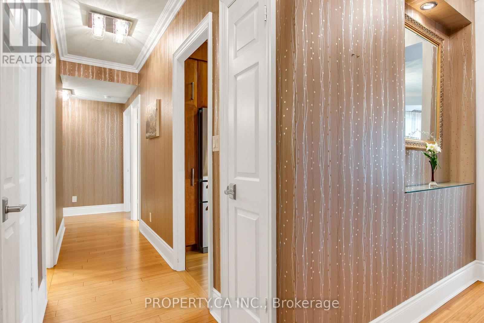 2804 - 3880 Duke Of York Boulevard, Mississauga, Ontario  L5B 4M7 - Photo 6 - W12694844