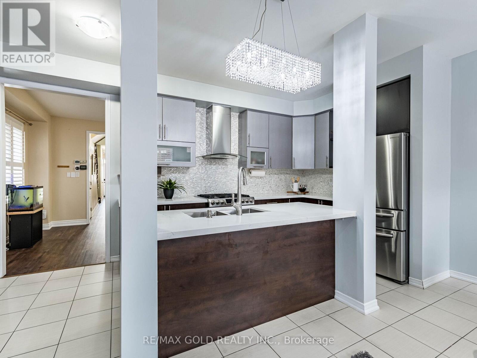 28 Banas Way, Brampton, Ontario  L7A 4K8 - Photo 13 - W12694902