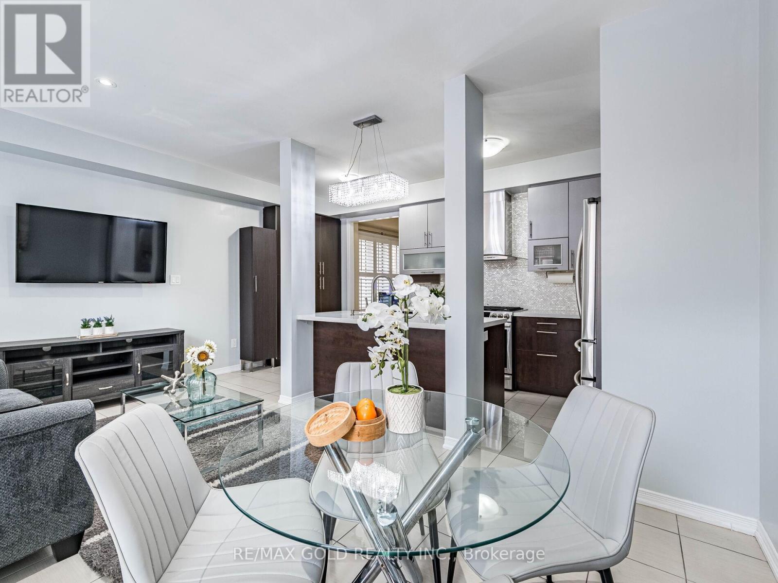 28 Banas Way, Brampton, Ontario  L7A 4K8 - Photo 16 - W12694902