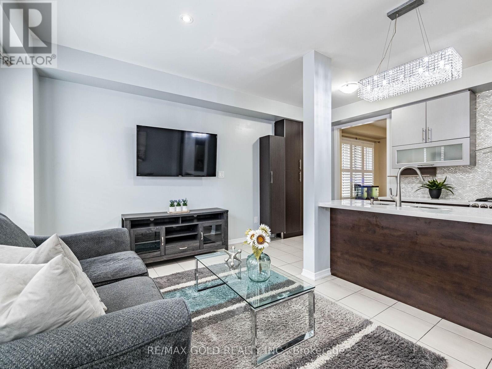 28 Banas Way, Brampton, Ontario  L7A 4K8 - Photo 18 - W12694902