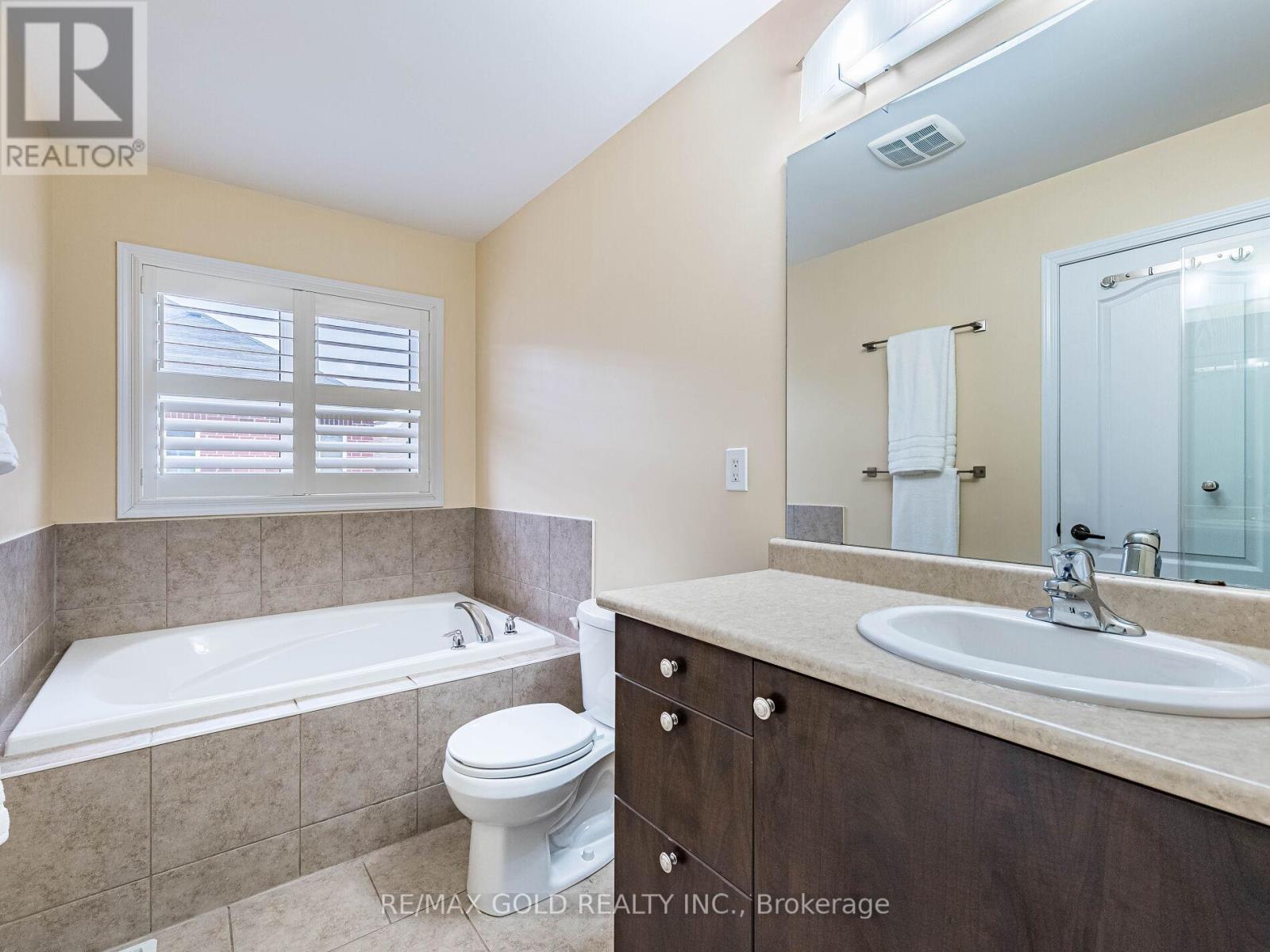 28 Banas Way, Brampton, Ontario  L7A 4K8 - Photo 22 - W12694902